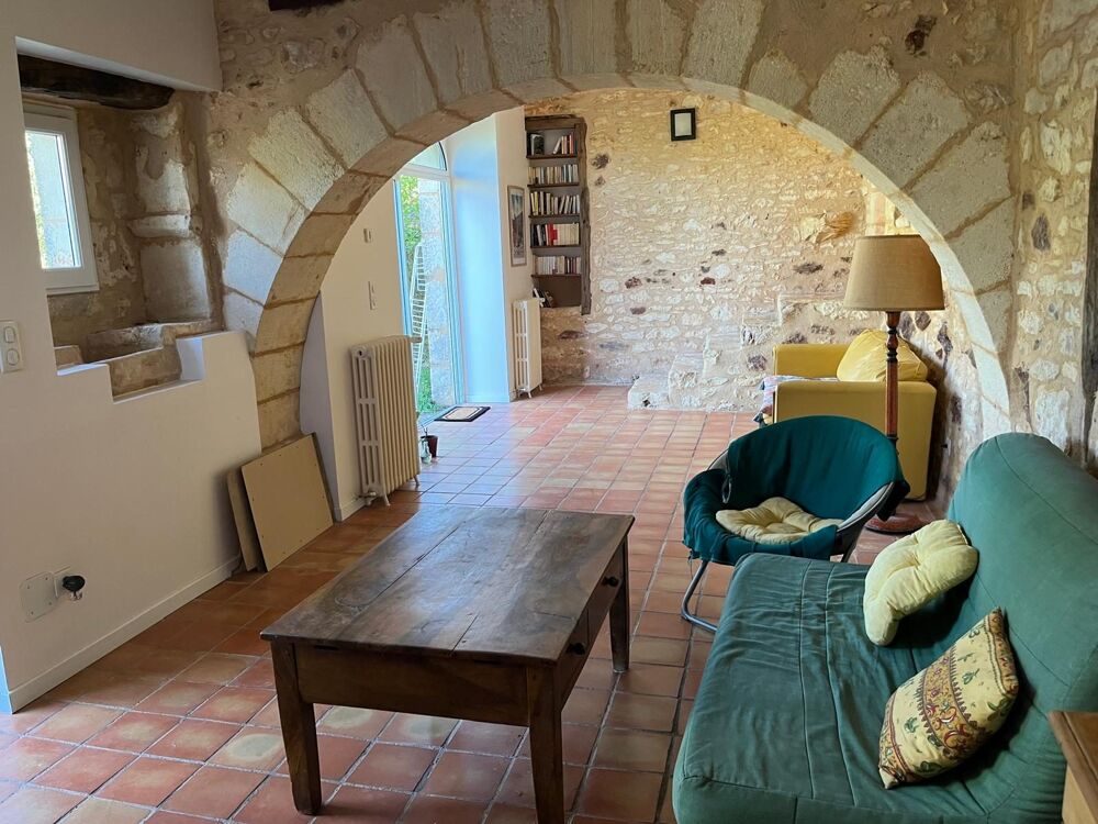 Maison en pierre sur 2 hect en campagne