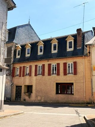  Immeuble à vendre 258 m² Cierp-gaud