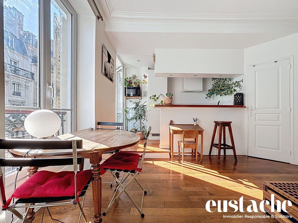 Vente Appartement Charmant 2 pièces en angle, lumineux et en étage, au pied de l Paris 18