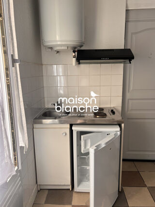  Appartement à louer 2 pièces 27 m²