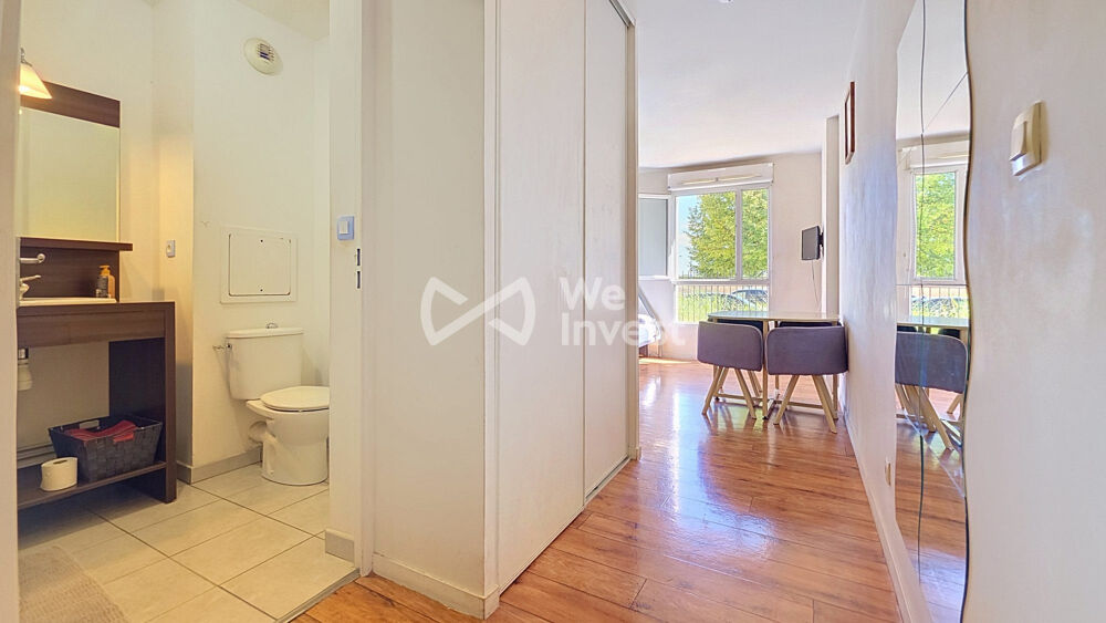 Studio  Montévrain  À 2 minutes à pied de la gare  P