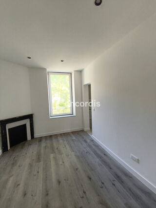  Appartement à louer 2 pièces 32 m²
