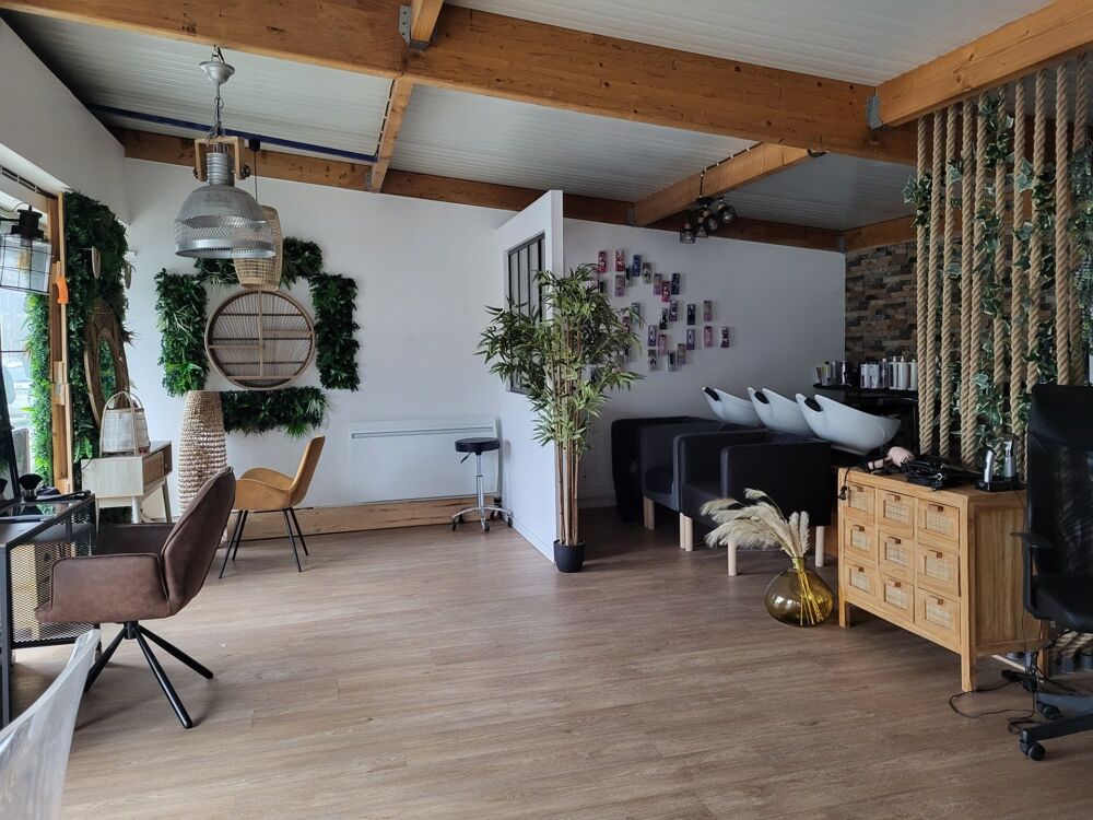   VANNES - Local commercial de 65 m² environ - SUR AXE TRES PASSA 