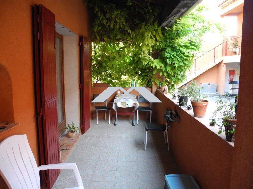 Vente Appartement Grand studio 27m² avec terrasse de 15 m² et place de parking Istres