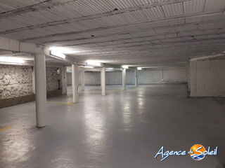  Parking / Garage � louer 3 m�