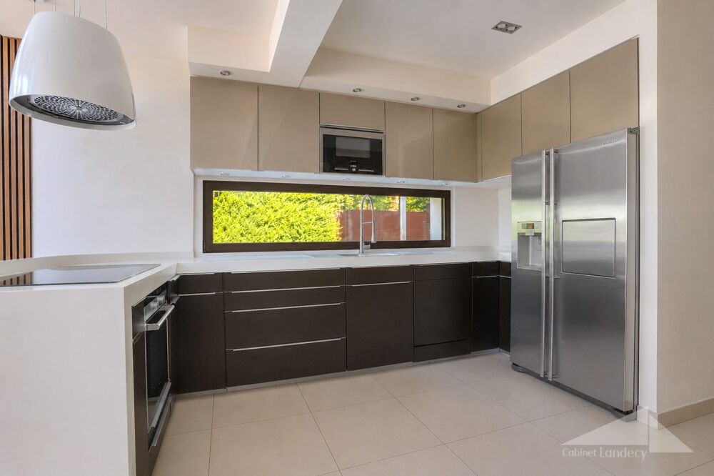 à vendre  Maison Prévessin-Moëns (01280)