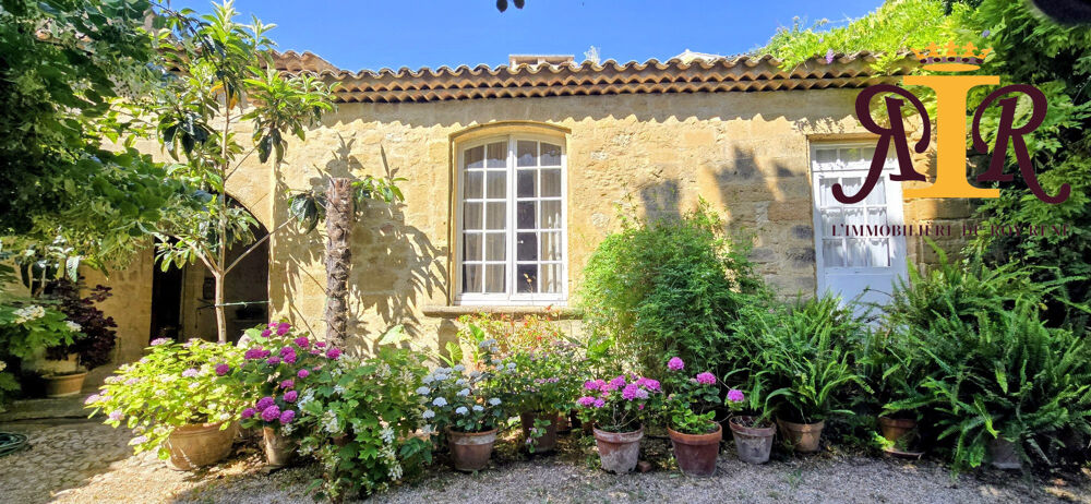 ANCIENNE DEMEURE DE CHARME AVEC PISCINE