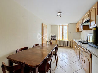 Vente Maison Ensemble immobilier avec habiatation, grange et jardin. Combronde