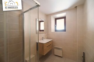  Appartement à louer 4 pièces 91 m²