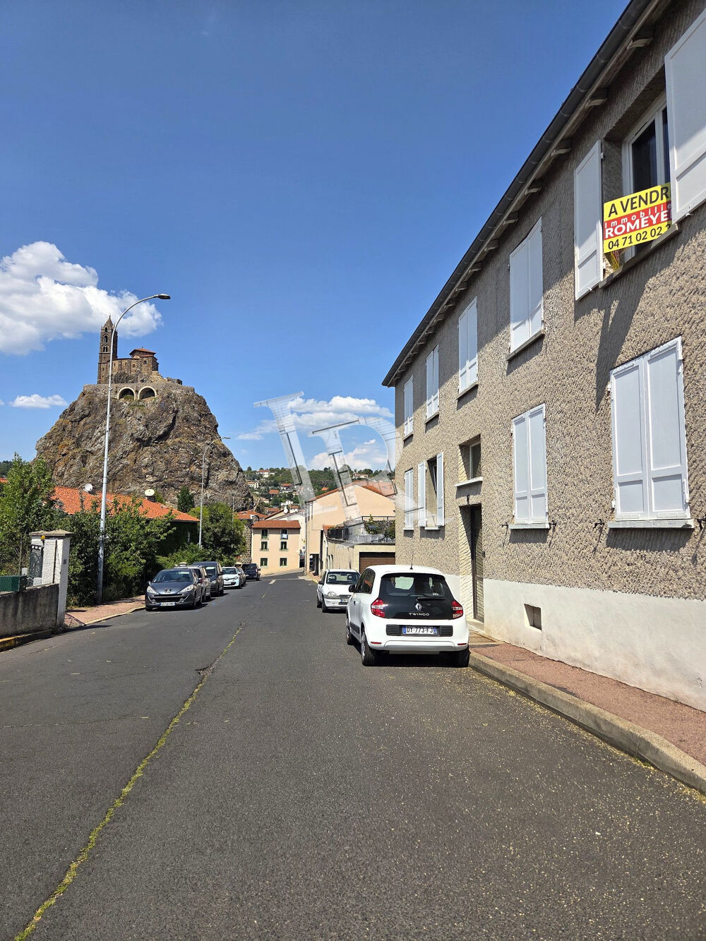 Appartement T3 en dernier étage LE PUY/AIGUILHE