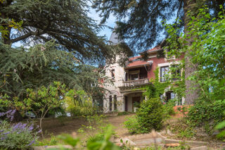  Maison à vendre 13 pièces 317 m²