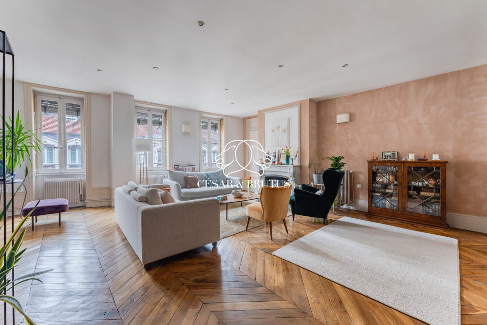 EXCLUSIF : Prestigieux T5 de 151 m²  Dernier Étage  Cord