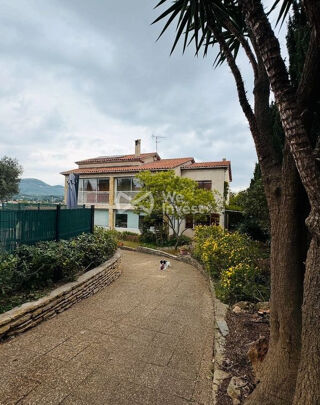  Maison à vendre 8 pièces 235 m²