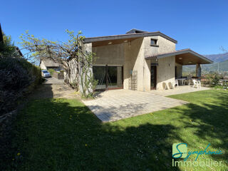  Maison  louer 8 pices 233 m