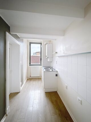  Appartement à louer 4 pièces 79 m²