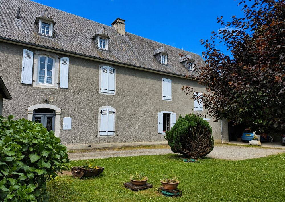 Maison avec dépendance, jardin parc arboré