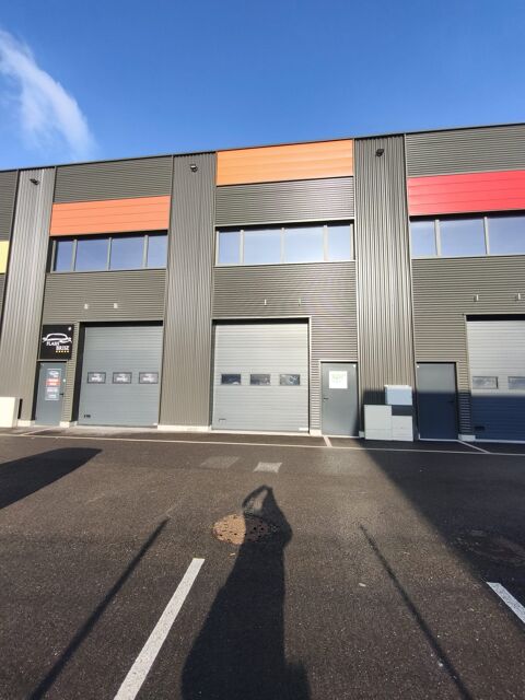 LOCAL PRO AVEC BUREAUX ET CUISINE A LOUER 1680 67400 Illkirch-graffenstaden