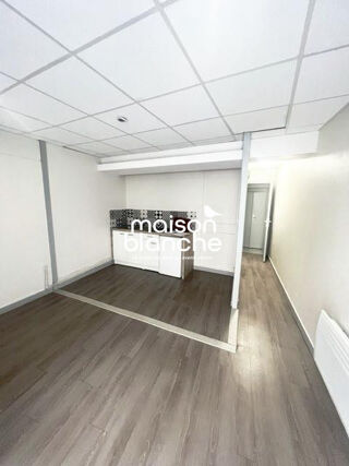  Appartement à louer 1 pièce 25 m²