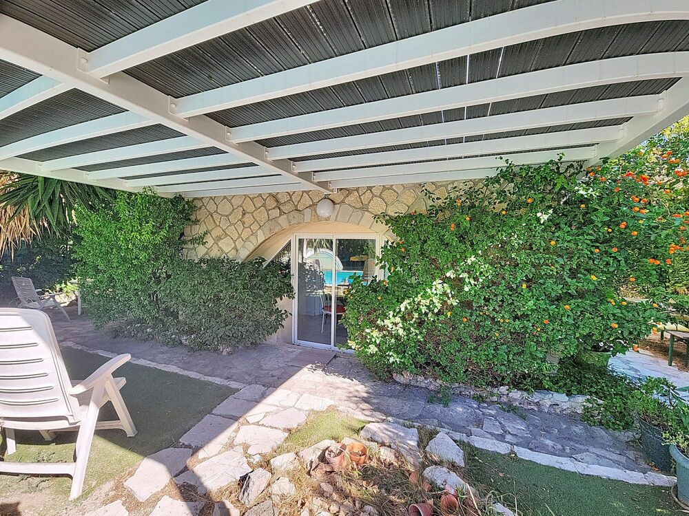 Location Appartement STUDIO DANS VILLA DONNANT SUR PISCINE Rognac