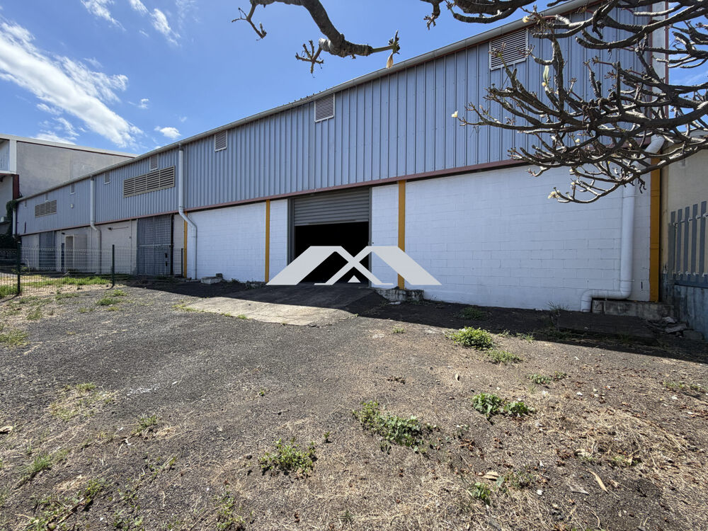   ENTREPOT de 380 m² Saint Pierre Saint-pierre