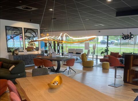 A VENDRE - Local commercial 420 m&sup2; - Porte Oc&eacute;ane - AURAY (56 693250 56400 Auray