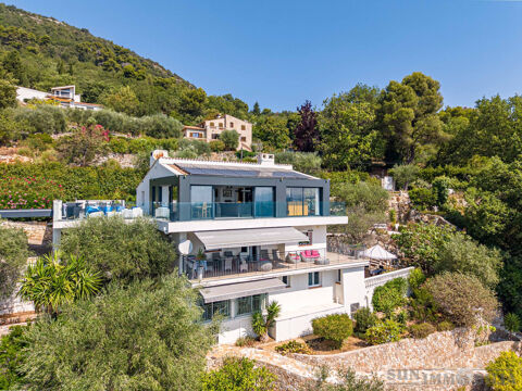   Superbe maison avec une vue panoramique mer et montagnes Maison - 8 pièce(s) - 240 m²