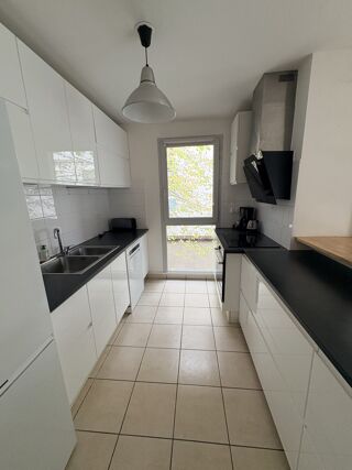 Location Appartement BEAU T4 MEUBLE BALCON GARAGE Lyon 8