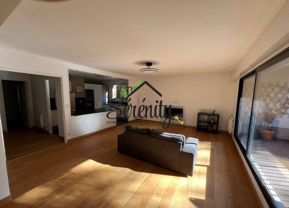 Appartement type 3, 2 chambres, balcons et parking.