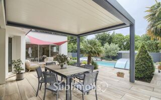  Maison  vendre 8 pices 235 m