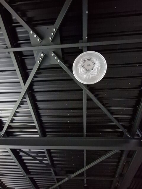 A LOUER - VANNES EST - Local d'activit&eacute; de 125 m&sup2; environ 995 56000 Vannes