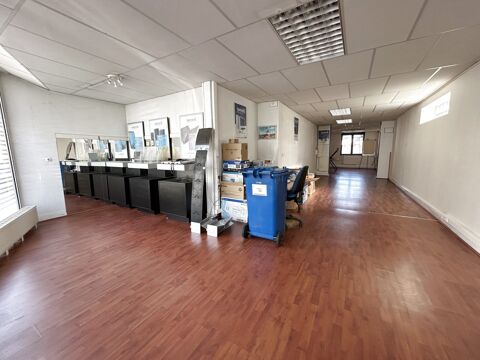 &Agrave; vendre : Local commercial avec bureaux 149 m&sup2; Belle vitr 164400 87000 Limoges