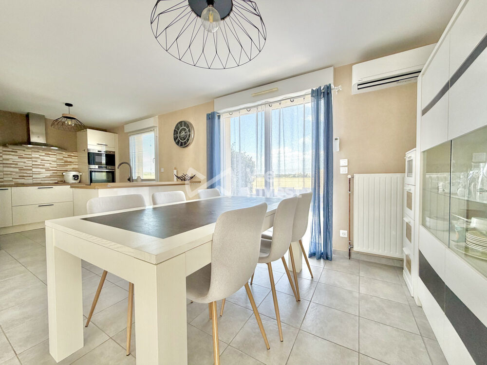 Vente Maison Villa type 5 de 110 m2 avec garage, terrasse, pergola et jardin. Riom
