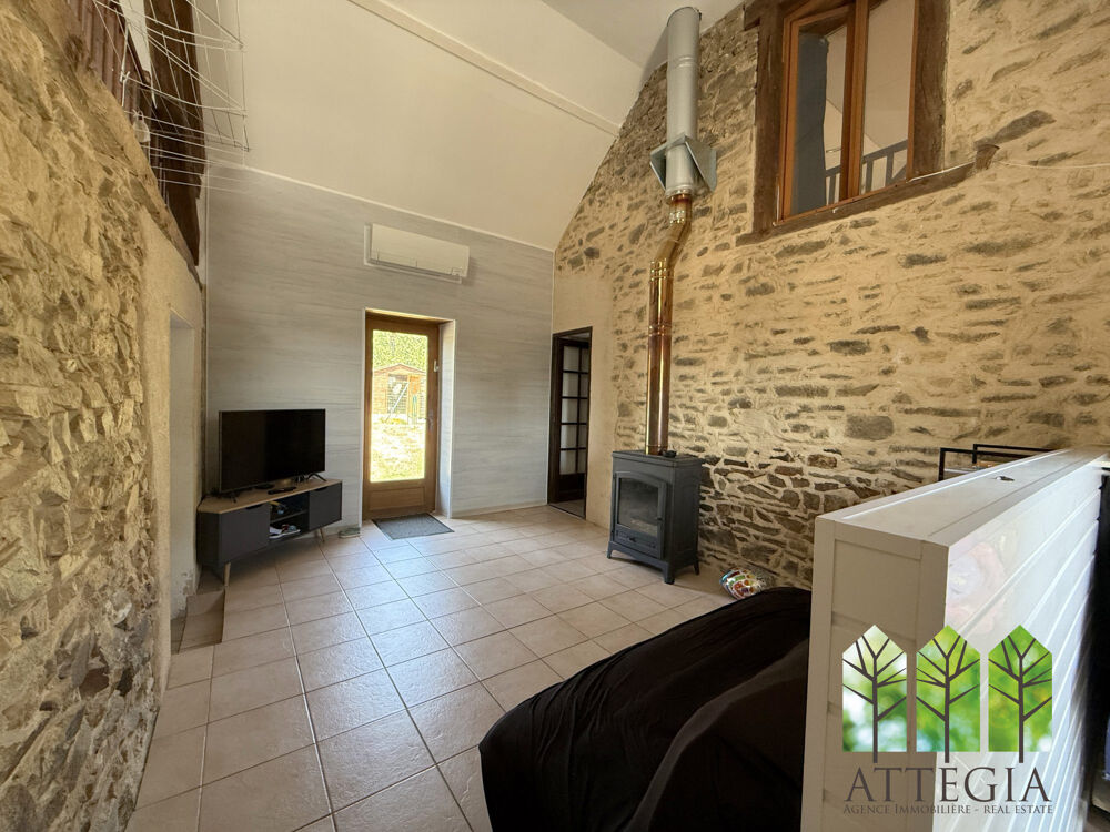Maison de campagne avec 6 228 m² de terrain, au calme à Tercil