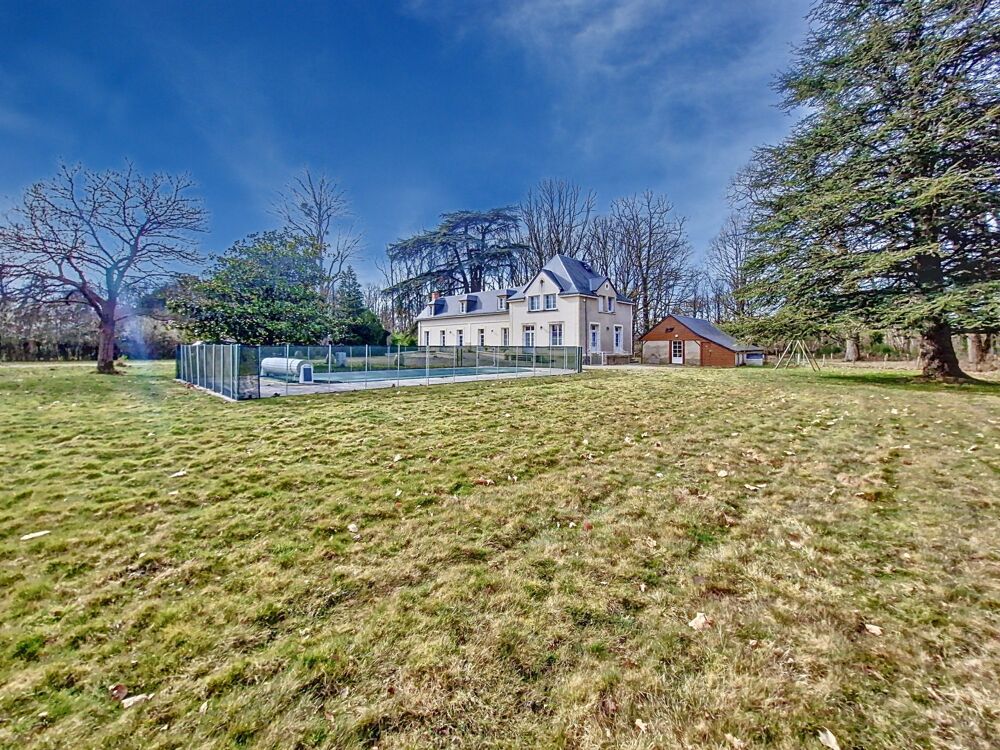 GRANDE MAISON DE MAITRE AVEC 6 CHAMBRES ET PISCINE