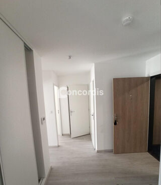  Appartement à louer 3 pièces 65 m²