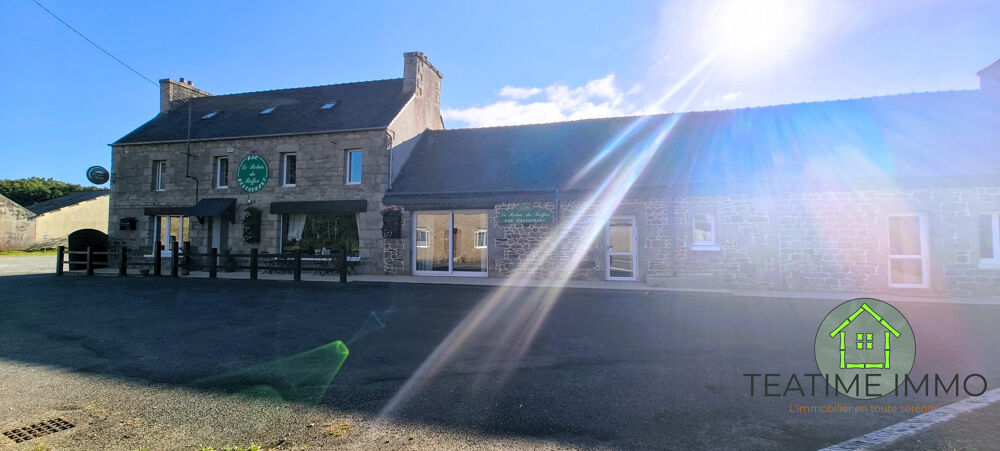 Murs et fond appartement et restaurant, terrain et hangar