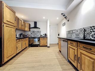  Maison � vendre 9 pi�ces 210 m�