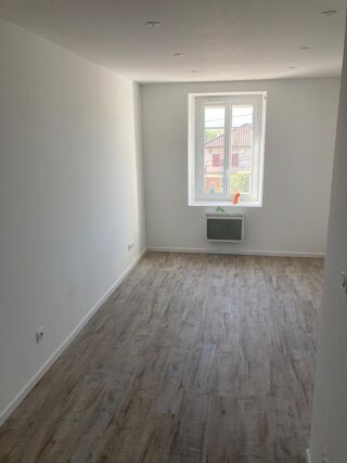  Appartement à louer 3 pièces 59 m²