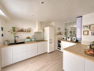  Appartement à louer 3 pièces 80 m²