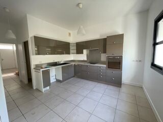  Maison à louer 6 pièces 230 m²