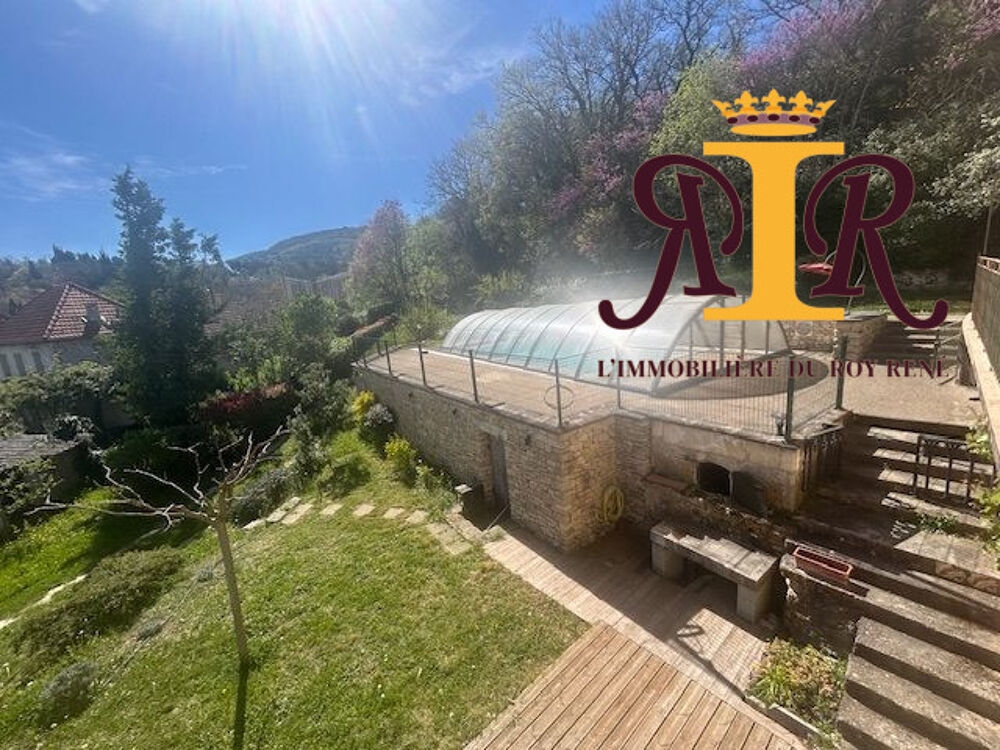 Proche centre ville, maison année 30 avec terrain et piscine