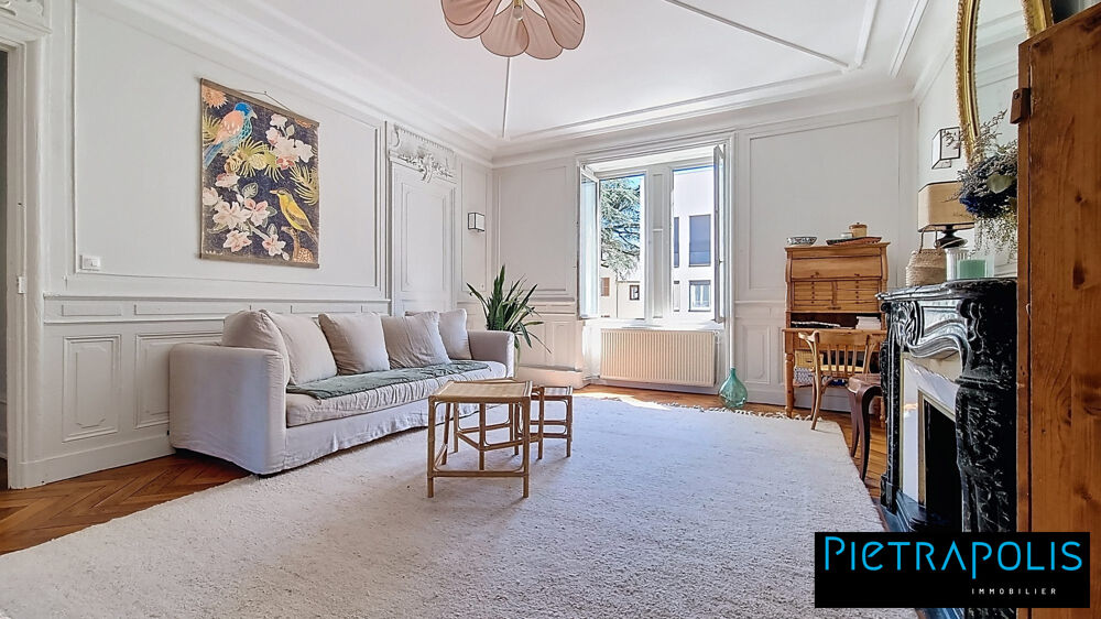 Centre Tassin - T4 Bourgeois de 114m² avec Parking