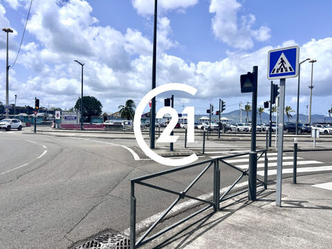   FORT-DE-FRANCE - FOND DE COMMERCE A CEDER - FRONT DE MER 