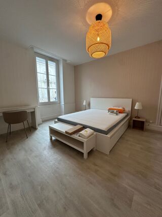  Appartement à louer 2 pièces 55 m²
