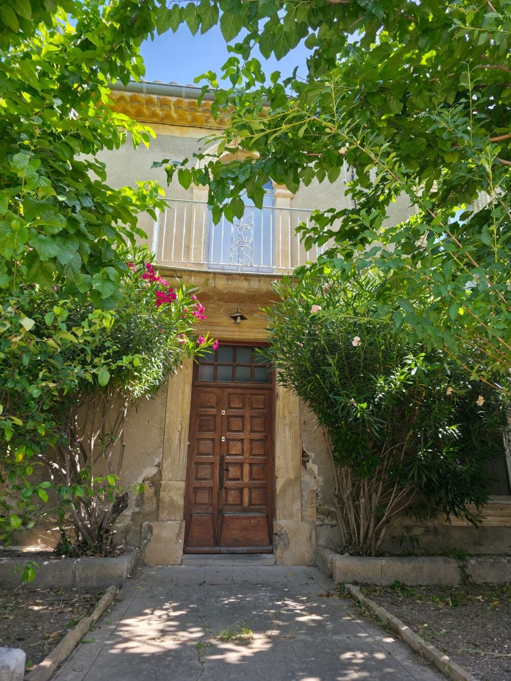 Maison vigneronne avec superbe terrain, garage