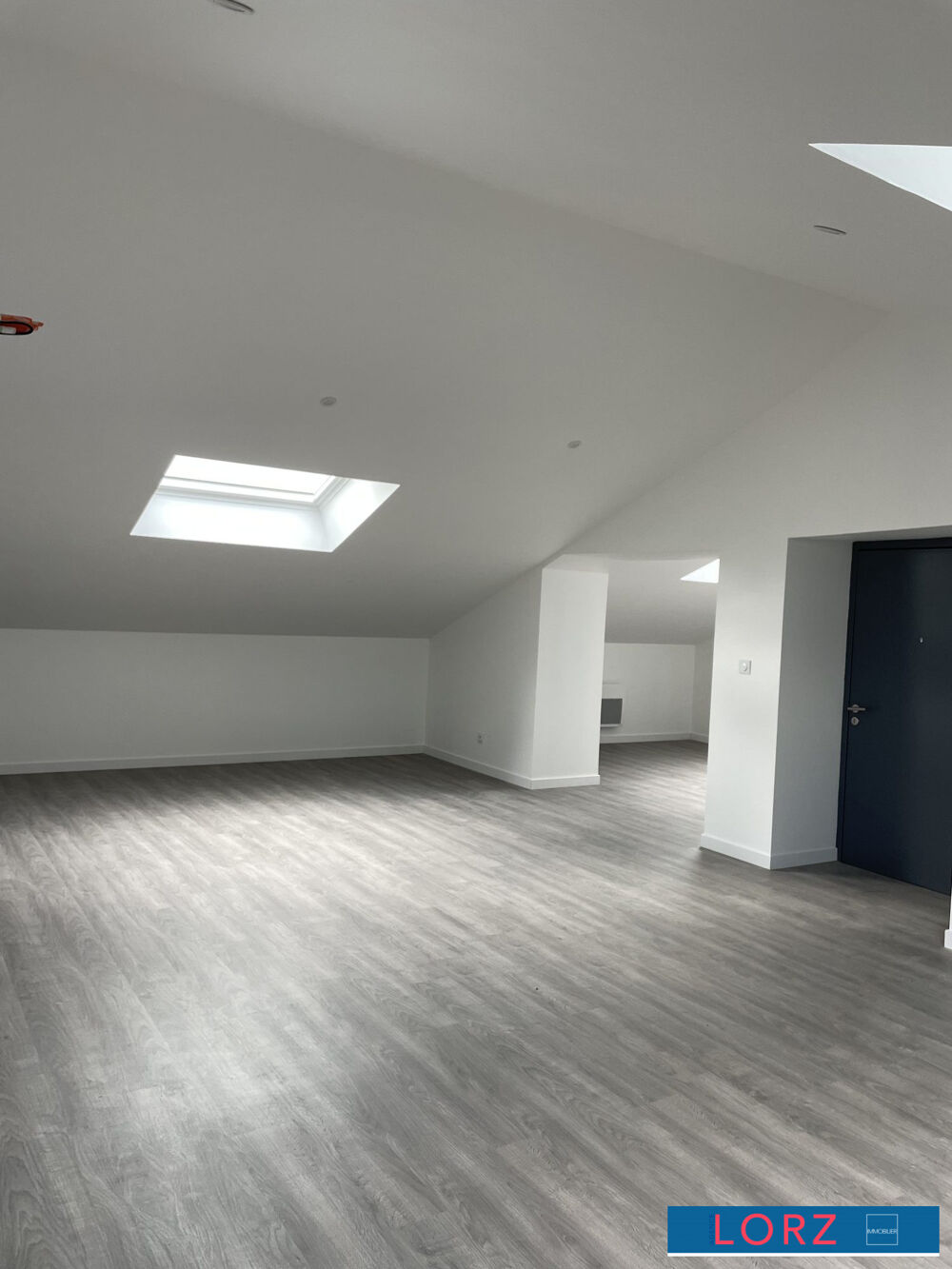 Appartement T3 & stationnement privé
