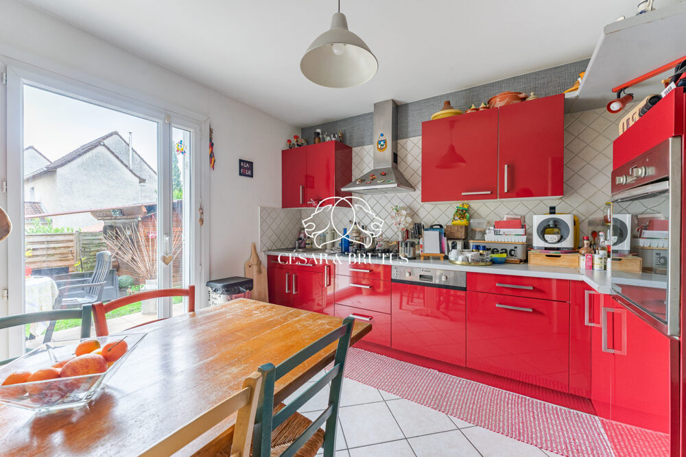 MAISON 6 PIÈCES  CENTRE DE MORESTEL
