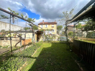  Immeuble à vendre 415 m² Roussillon