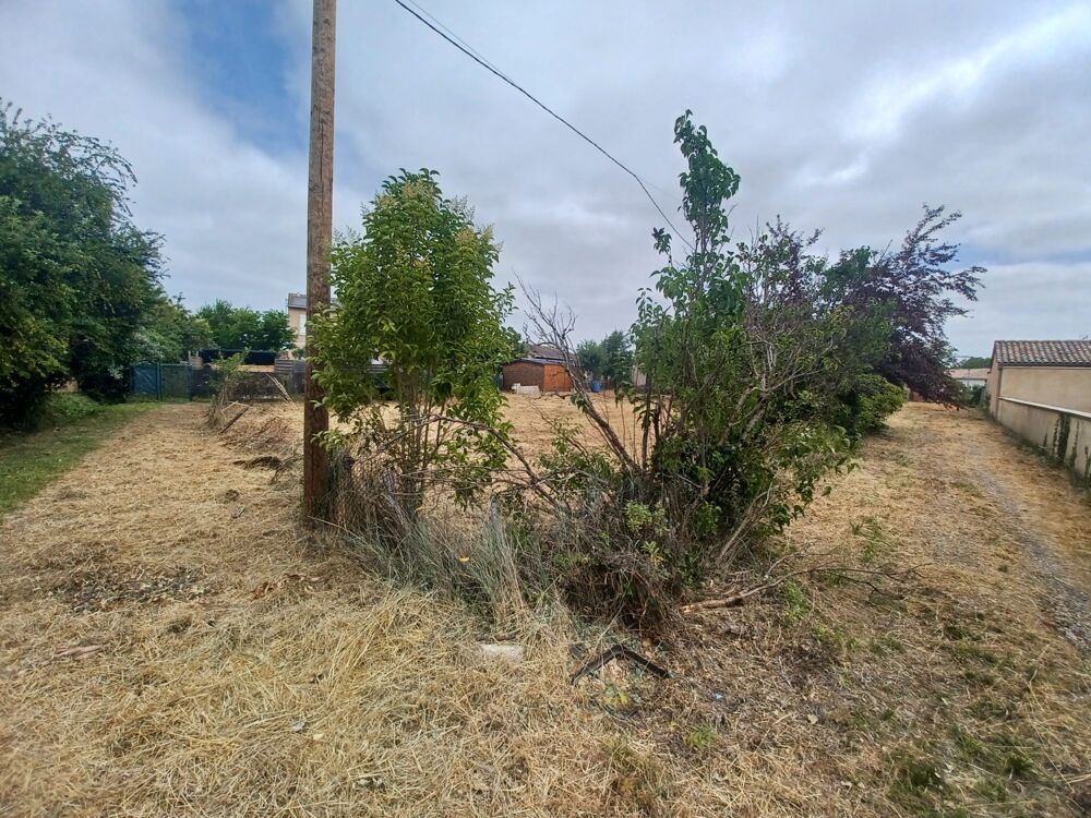 Terrain 1275m² avec dépendances