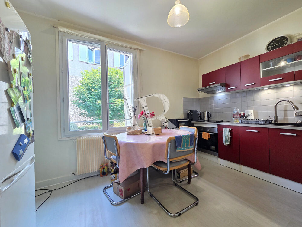 Appartement T3 en dernier étage LE PUY/AIGUILHE